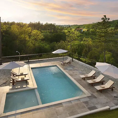 Holiday Rosa Feriehus Pazin